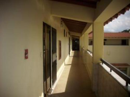 VENTA de OFICINA en ARAGUA, MARACAY-AVENIDA BOLIVAR