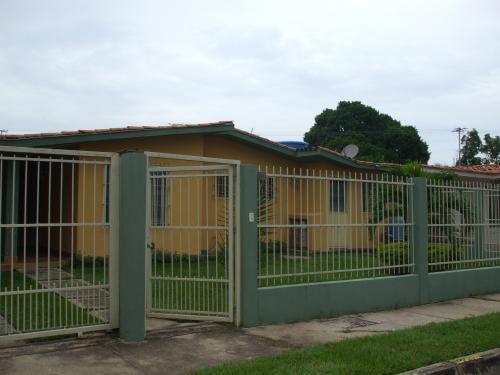 vendo casa Carola V. de Scagliati en El Molino
