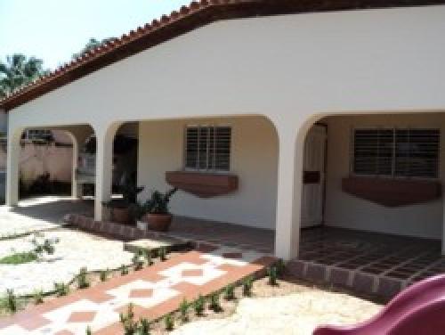 CASA EN VENTA | MARGARITA |  Pampatar | HEBRUN Bienes Raíces