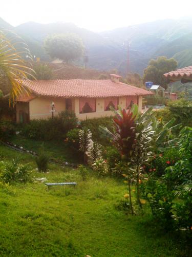Se Vende Casa Con Posada/Chalet (NEGOCIABLE)