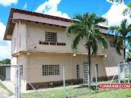 POR MOTIVO DE VIAJE VENDO CASA CON VARIAS FACILIDADES ADICIONALES