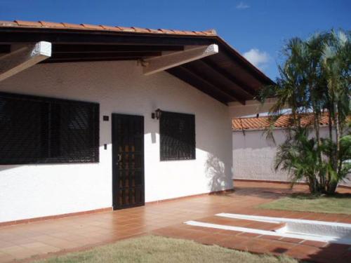 Vendo Casa amplia, 4hab/3baños, Urb. Villa Alianza, Puerto Ordaz