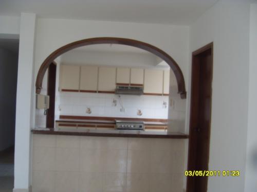 Vendo Apartamento en Porlamar. Margarita 3 hab. 3 baños. Acepto Ley de Politica Hab.