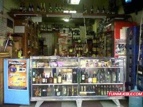 vendo fondo de comercio licoreria en plena avenida casanova