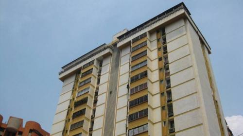 Apartamento Super Acogedor Bien Ubicado Sector Bella Vista ( Mls: 11-6104) 