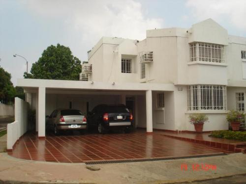 venta de townhouse en zona norte maracaibo MLS 09-6882