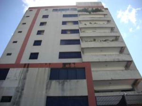 VENTA de comodo APARTAMENTO en BARQUISIMETO zona OESTE CENTRO 11-6521