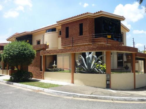 clienteinmobiliario vende hermosa casa en trigal norte codigo MLS #11-2396