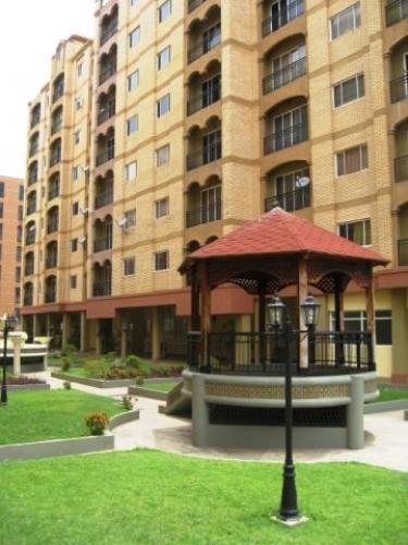 Apartamento Amoblado en Alquiler en Maracaibo. La Paragua