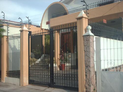 Rent a House D.C. Vende Confortable casa en Trigal Norte MLS #11-6630  