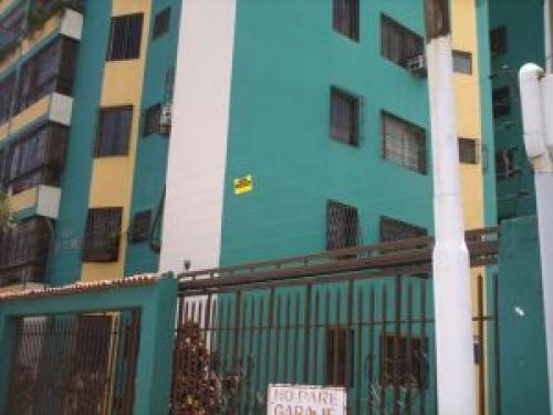 VENTA de gran APARTAMENTO en BARQUISIMETO Oeste 10-3701