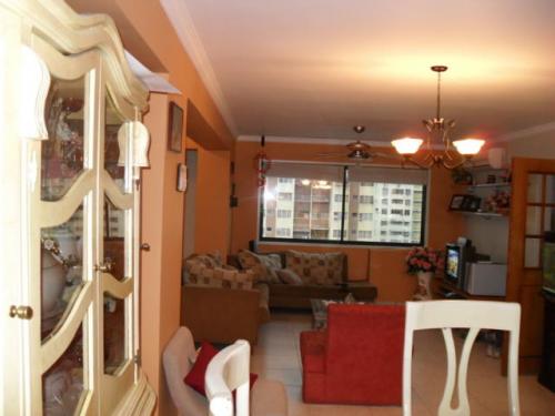 Vendo apartamento Av. Bolivar Maracay codflex 12-6074
