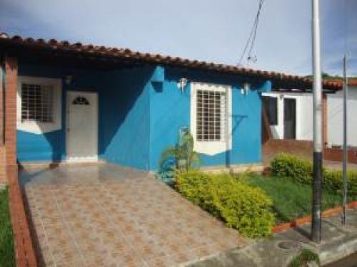 VENTA de excelente CASA en CABUDARE 11-4898 