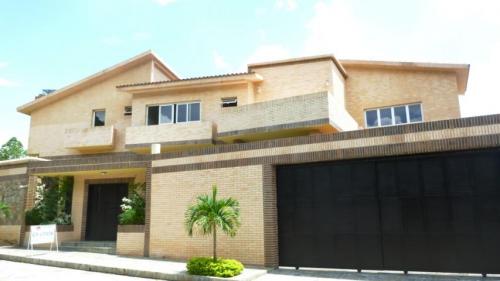  clienteinmobiliario vende espectacular casa en altos de guataparo MLS #11-5303
