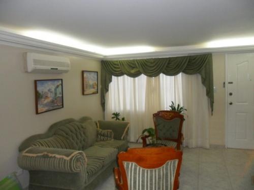 APARTAMENTO EN VENTA MARACAIBO SECTOR LA VICTORIA OSCAR ROMERO