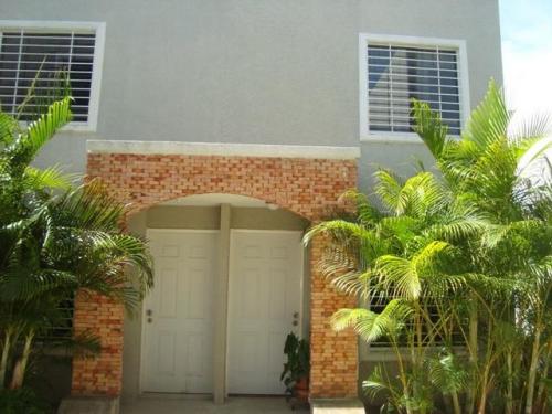 VENTA de excelente CASA en CABUDARE 11-6943