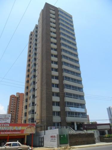 APARTAMENTO EN VENTA MARACAIBO SECTOR EL MILAGRO OSCAR ROMERO