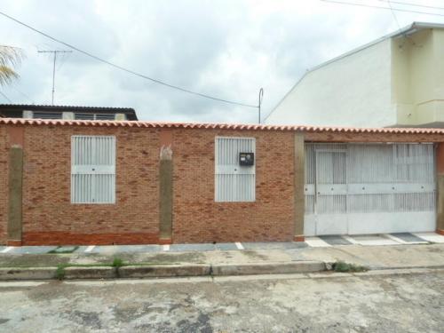 casa amplia, bella y cómoda en venta en el naranjal, d.c. codflex 11-4789 