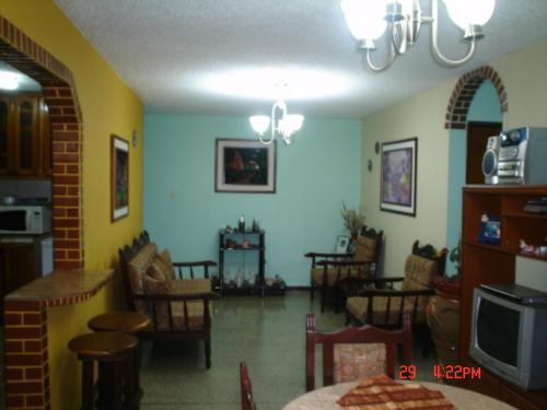 Vendo Apartamento en Urb. Rio Aro (Excelentes Condiciones)