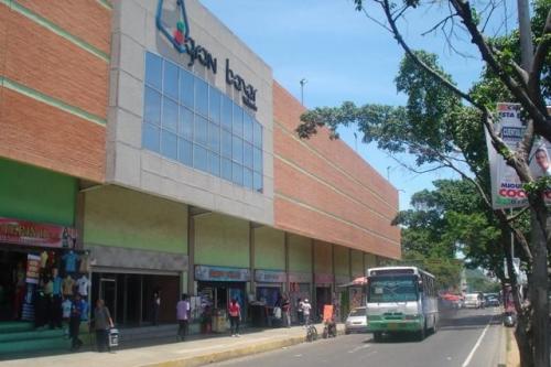 Local en Venta en Av. Lara 