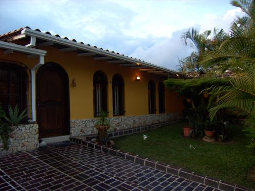 Linda Casa-Quinta en El Carrizal-Mérida