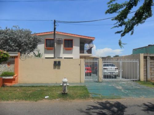 CASA EN VENTA SAN FRANCISCO SECTOR LA COROMOTOOSCAR ROMERO