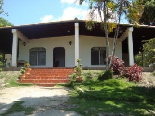 VENTA de CASA en BARQUISIMETO, VIA EL MANZANO
