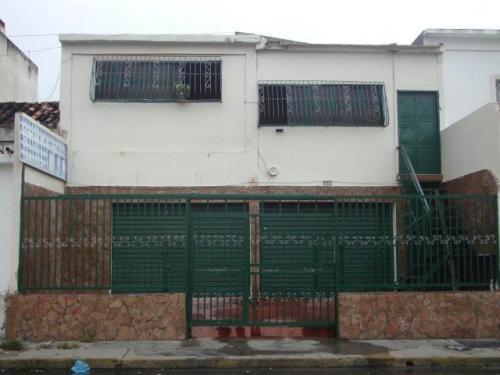 Vendo 2Locales Comerciales con Apartamento en Venta en Barquisimeto,2700000 BsF,Codigo 11-4730