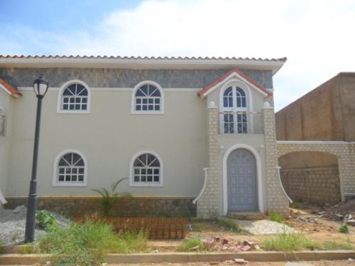 TOWNHOUSE EN VENTA MARACAIBO MILAGRO NORTE OSCAR ROMERO