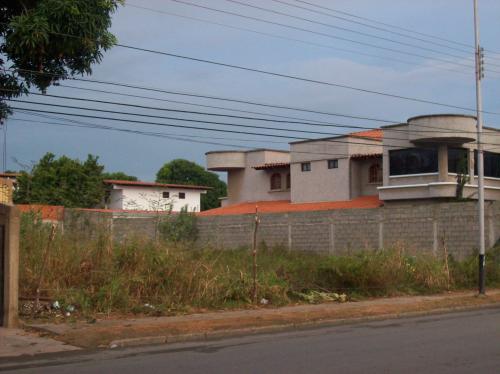 VENDO DE OPORTUNIDAD TERRENO EN URB. MORRO II LECHERIA