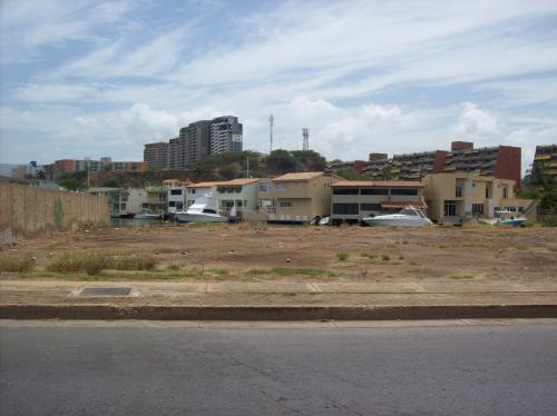 VENDO AMPLIA PARCELA DE TERRENO EN LAS VILLAS LECHERIA