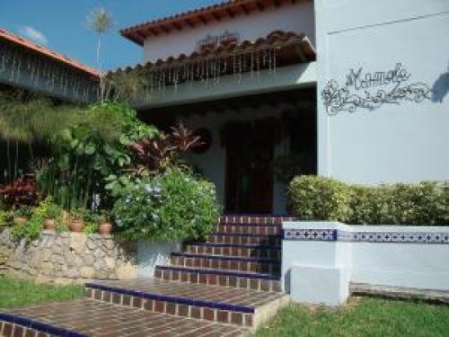 VENTA de elegante casa en BARQUISIMETO, Este 10-229 