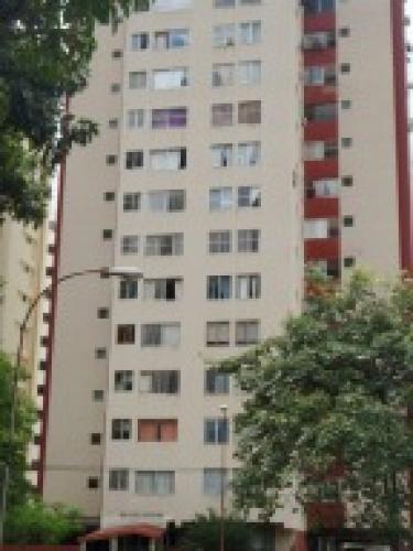 Apartamento Las Chimeneas en Venta Valencia Edo Carabobo cód. 11-8006