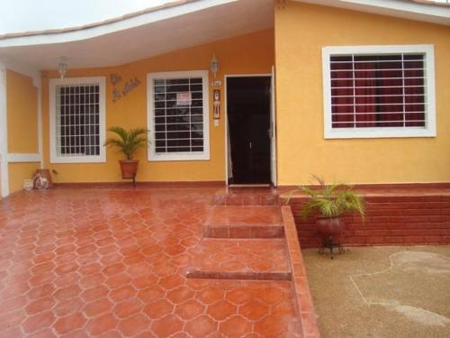 VENTA de hermosa casa en BARQUISIMETO, Via Duaca 11 4993