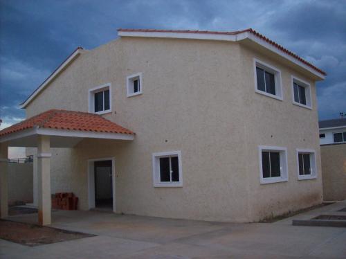 VENDO CASA EN OBRA GRIS EN VILLA MANSA MORRO III LECHERIA