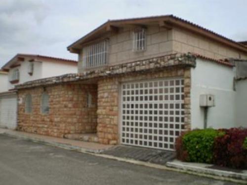 Ofrezco Amplia y Exclusiva Casa en Alquiler en La Victoria, vendoyalquilotuinmueble, 7000 BsF