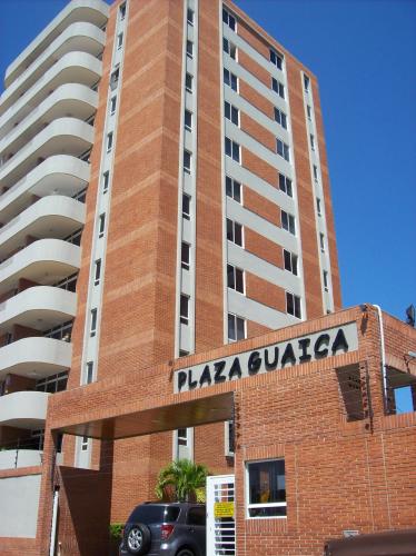 VENDO APARTAMENTO EN PLANTA BAJA EN PLAZA GUAICA LECHERIA