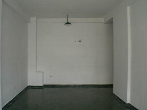 Amigo Comerciante Tengo El Local Comercial Para Usted En Maracay, Avenida Constitución, 6500 BsF, vendoyalquilotuinmueble