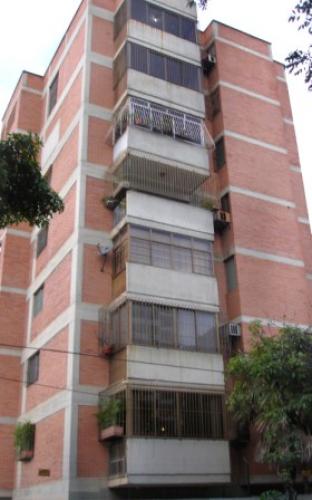 VENDO APTO ZONA ESTE