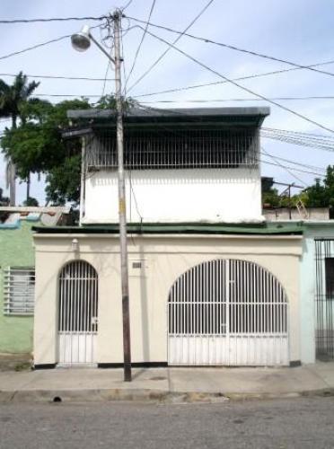 VENDO CASA URB NUEVA SEGOVIA OPORTUNIDAD