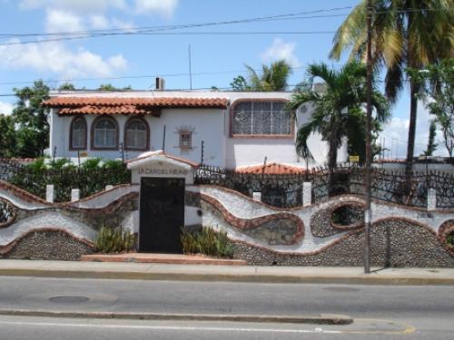 VENDO EXCLUSIVA CASA AV FLORENCIO JIMENEZ OESTE