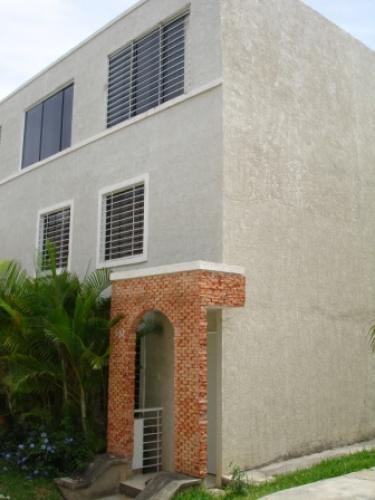VENDO CASA CABUDARE VÍA AGUA VIVA RES TARABANA PLAZA