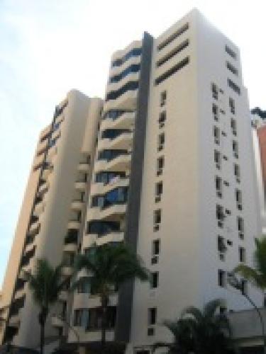 Apartamento en Venta El Bosque Edo Carabobo cód. 11-8570