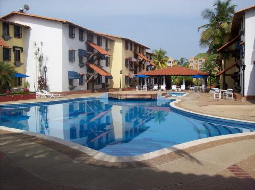 VENDO BELLO APARTAMENTO AMOBLADO EN PUERTO BANUS LECHERIA