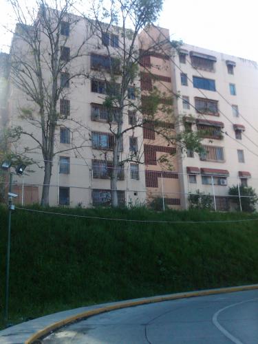 Hermoso apartamento Urb Santa Maria Los Teques