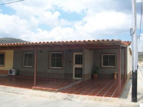 VENTA de bella CASA en BARQUISIMETO 11-1958