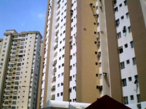 Apartamento en Venta Prebo I Edo Carabobo cód. 12-90