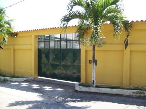 VENTA de bella CASA en BARQUISIMETO, El Manzano 12-231