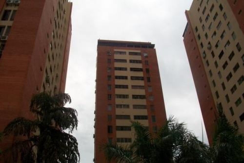VENTA de bello APARTAMENTO en BARQUISIMETO Este 12-180