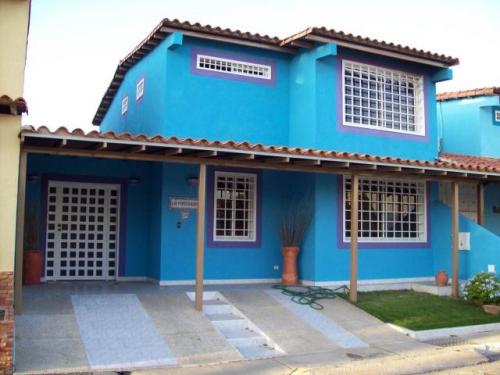 VENTA de amplia CASA en BARQUISIMETO, Plaza Caribe 12-443